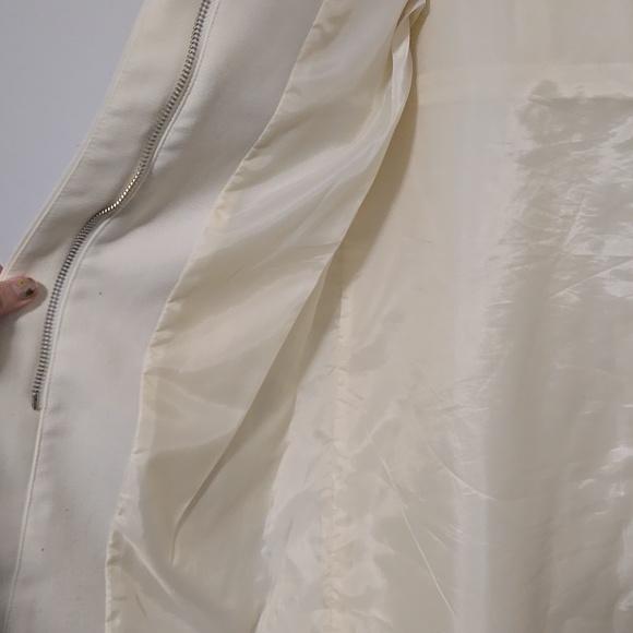 Spring White Jacket - Picture 4 of 5